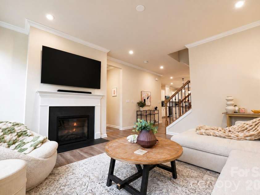12008 John Newton Drive, Davidson, NC 28036.  MLS# CAR4375341, YatesRealty ID 17400. Main Family