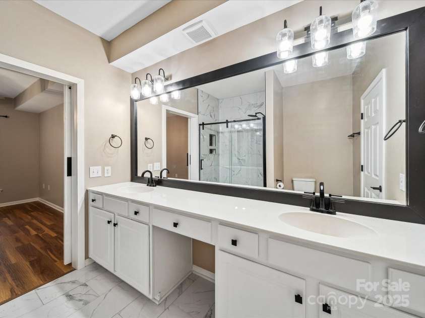14321 San Paolo Lane, Charlotte, NC 28277.  MLS# CAR4250728, YatesRealty ID 17400. Primary Bathroom Vanity
