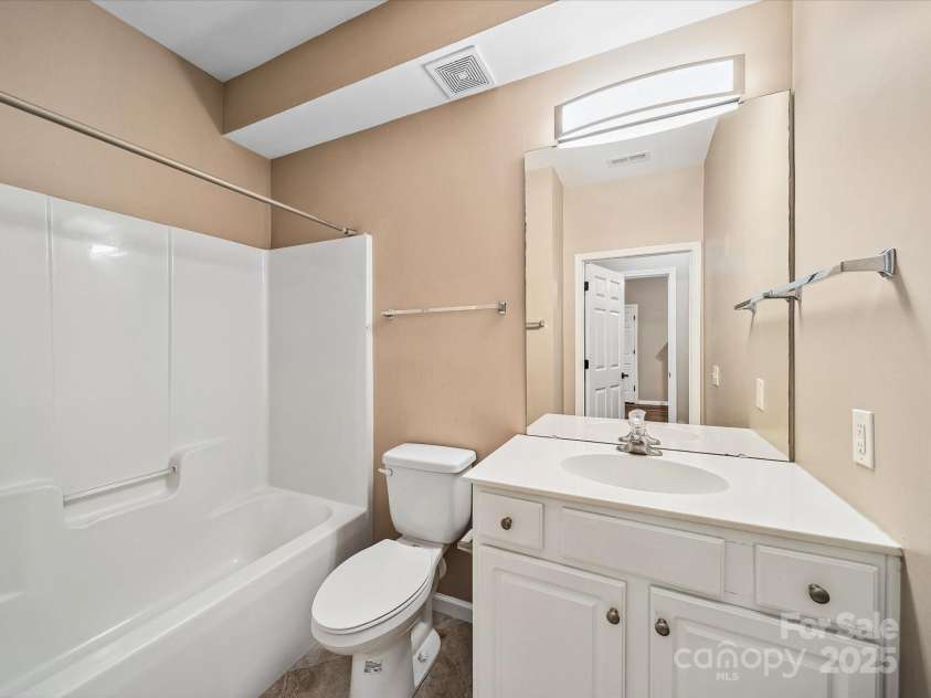 14321 San Paolo Lane, Charlotte, NC 28277.  MLS# CAR4250728, YatesRealty ID 17400. Second Full Bathroom