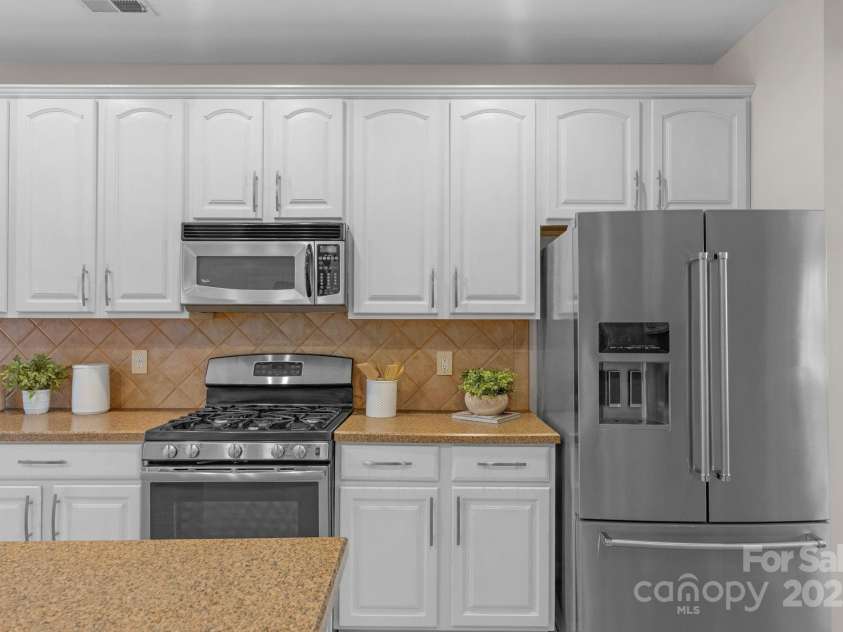 2711 Liberty Hall Court, Waxhaw, NC 28173.  MLS# CAR4228548, YatesRealty ID 17401. 