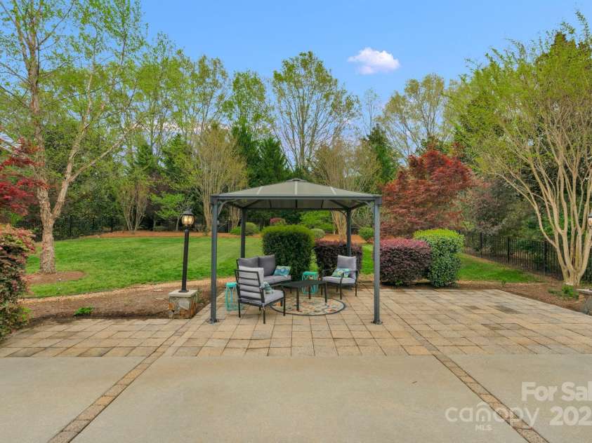 2711 Liberty Hall Court, Waxhaw, NC 28173.  MLS# CAR4228548, YatesRealty ID 17401. 