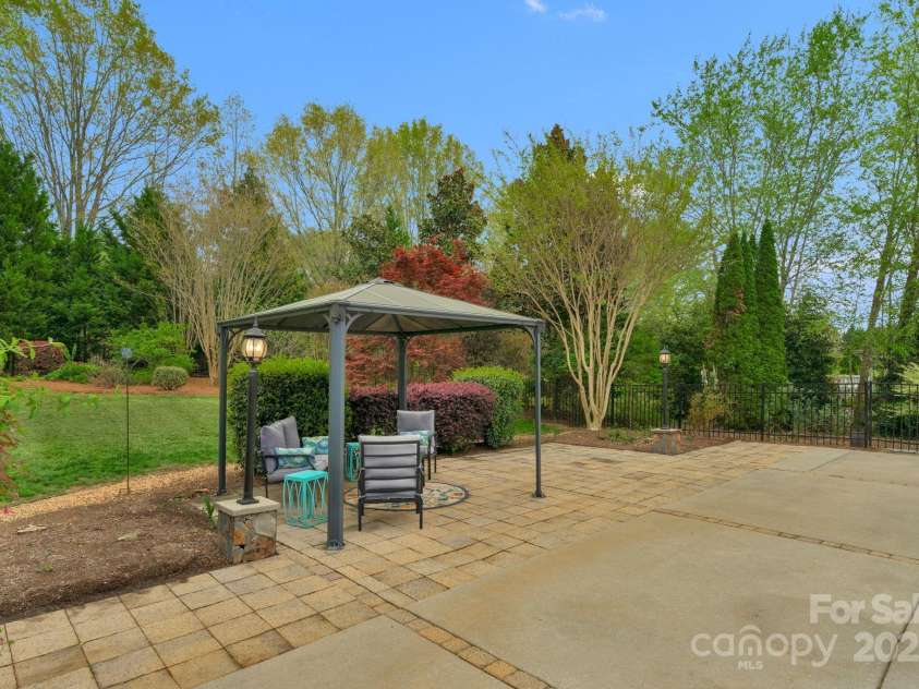 2711 Liberty Hall Court, Waxhaw, NC 28173.  MLS# CAR4228548, YatesRealty ID 17401. 
