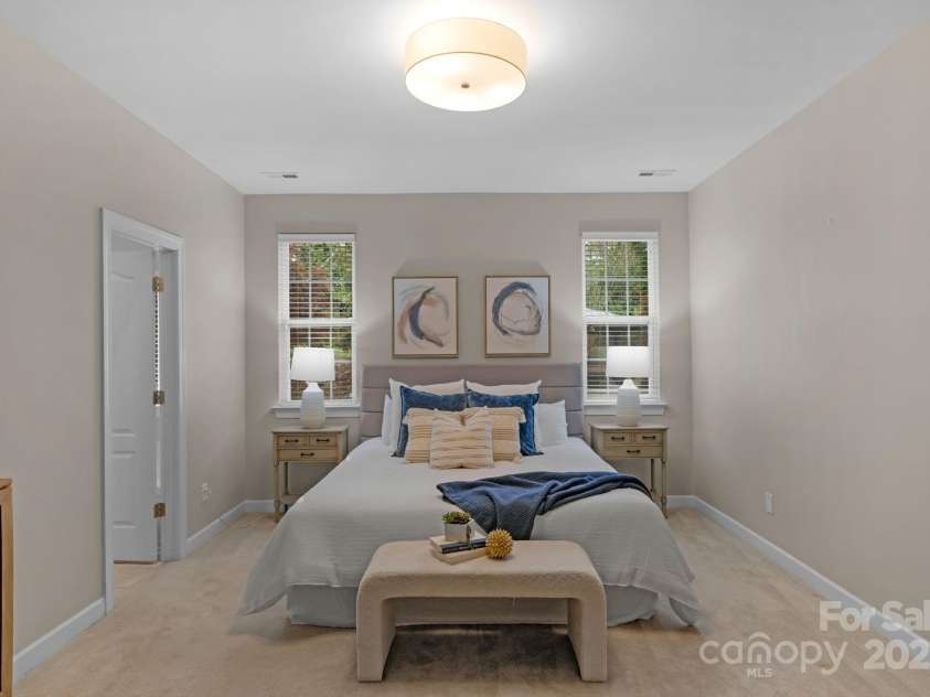 2711 Liberty Hall Court, Waxhaw, NC 28173.  MLS# CAR4228548, YatesRealty ID 17401. Hard to find main-level primary suite is large and bright and a haven for the homeowner.