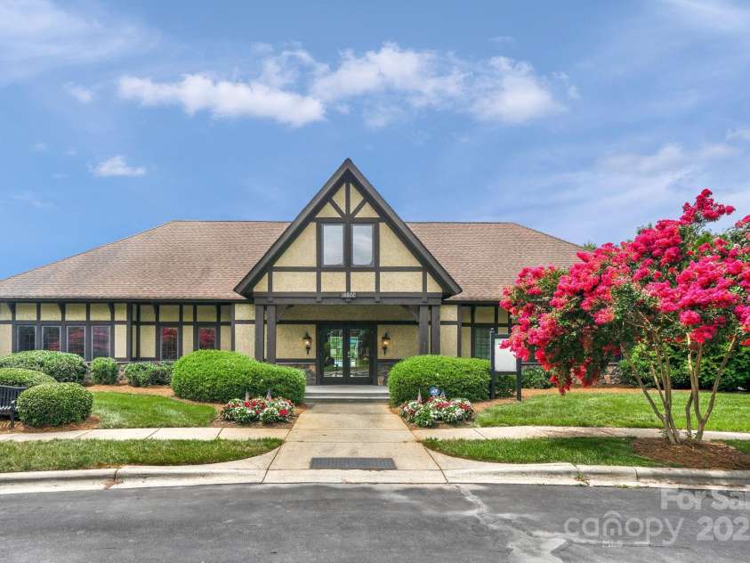2711 Liberty Hall Court, Waxhaw, NC 28173.  MLS# CAR4228548, YatesRealty ID 17401. The community clubhouse is just a few blocks away.