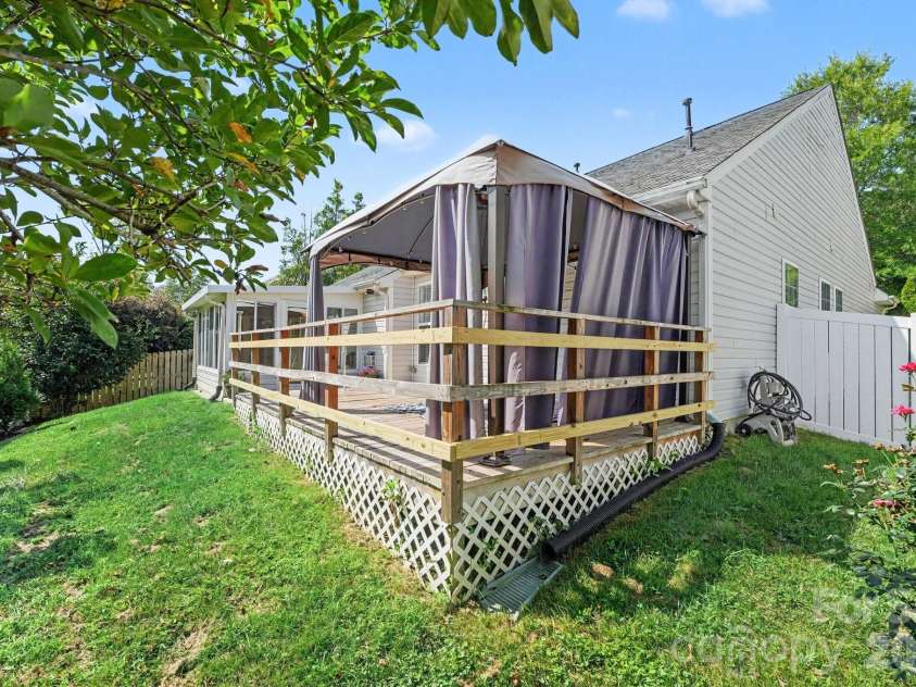 1274 Emory Lane, Concord, NC 28027.  MLS# CAR4375773, YatesRealty ID 17405. 