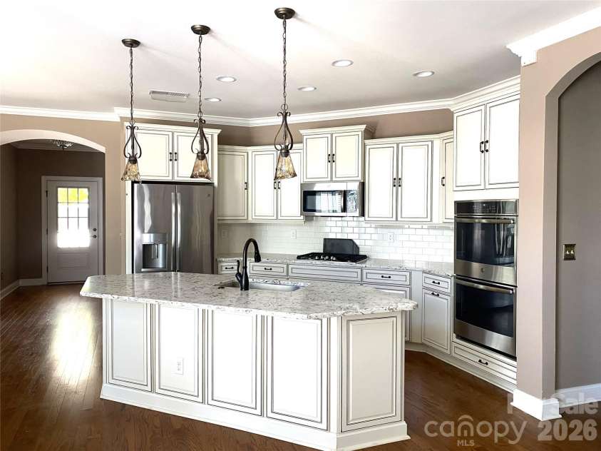 117 Mercyview Lane, Mooresville, NC 28117.  MLS# CAR4374423, YatesRealty ID 17406. Kitchen - Beautiful granite