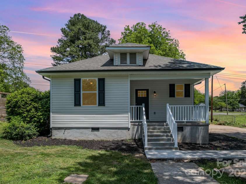 3050 Millstone Drive, Gastonia, NC 28054.  MLS# CAR4253322, YatesRealty ID 17406. 
