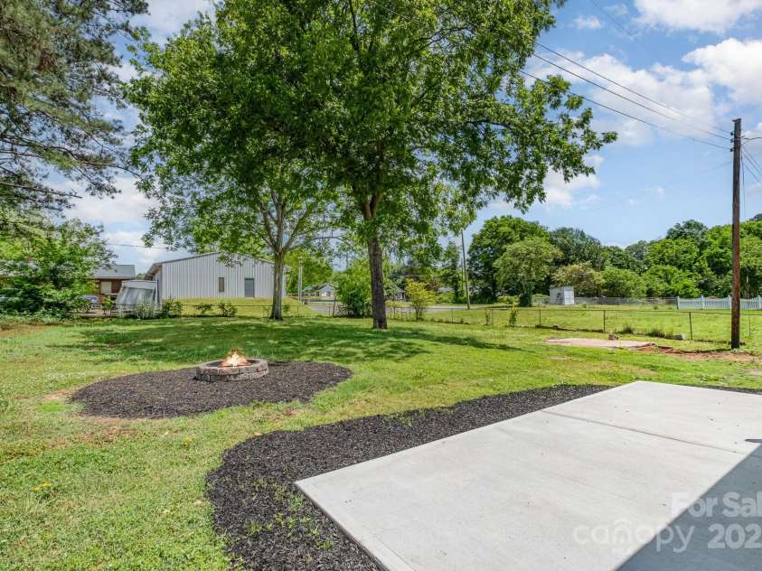 3050 Millstone Drive, Gastonia, NC 28054.  MLS# CAR4253322, YatesRealty ID 17406. 