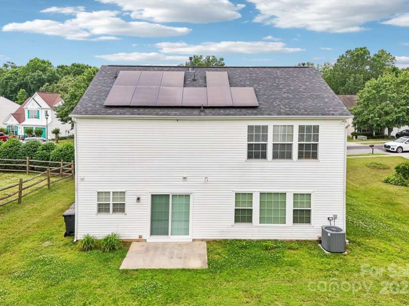 3038 Old Ironside Drive, Charlotte, NC 28213.  MLS# CAR4253394, YatesRealty ID 17408. 