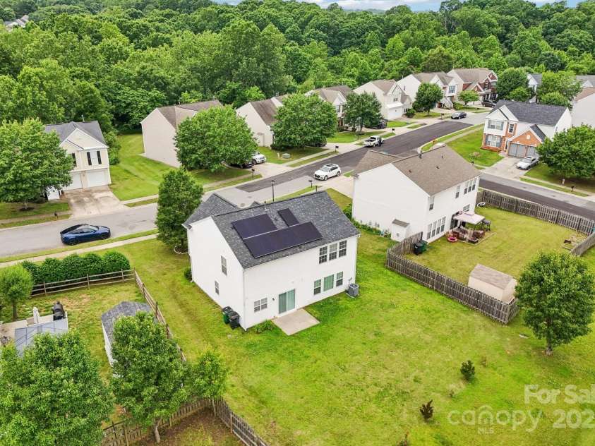 3038 Old Ironside Drive, Charlotte, NC 28213.  MLS# CAR4253394, YatesRealty ID 17408. 