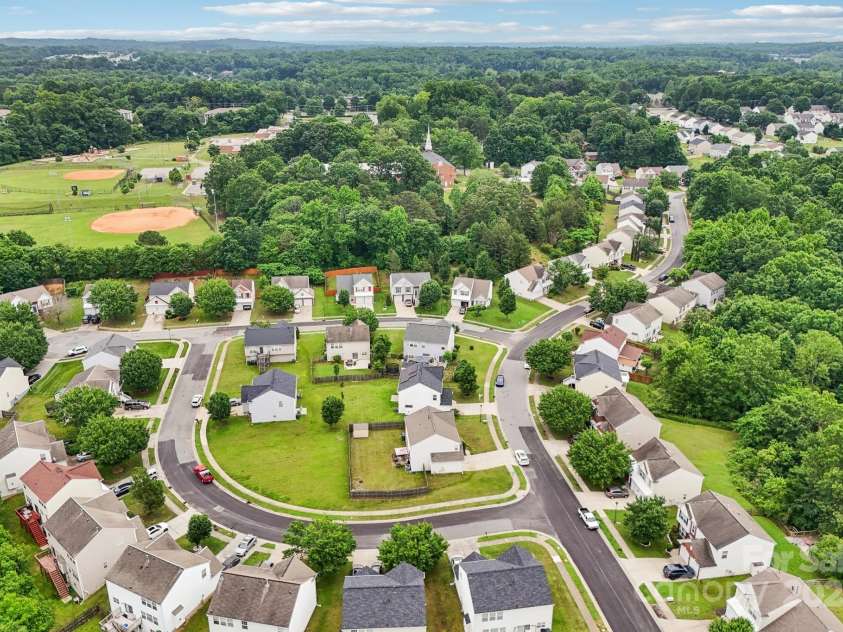 3038 Old Ironside Drive, Charlotte, NC 28213.  MLS# CAR4253394, YatesRealty ID 17408. 