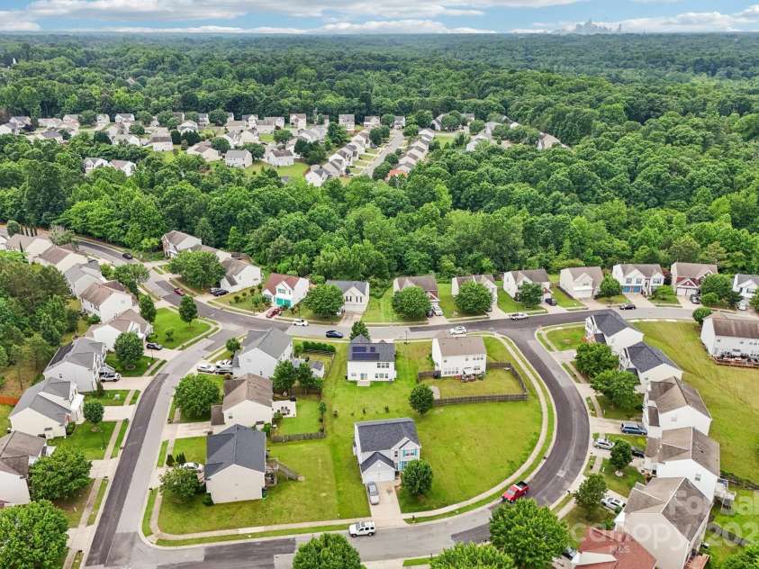 3038 Old Ironside Drive, Charlotte, NC 28213.  MLS# CAR4253394, YatesRealty ID 17408. 