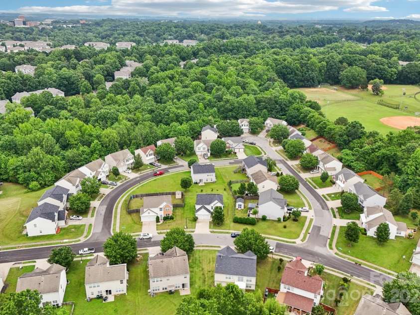 3038 Old Ironside Drive, Charlotte, NC 28213.  MLS# CAR4253394, YatesRealty ID 17408. 