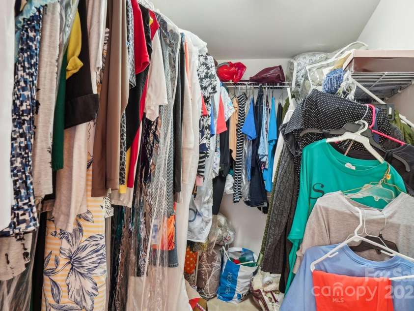 3038 Old Ironside Drive, Charlotte, NC 28213.  MLS# CAR4253394, YatesRealty ID 17408. 