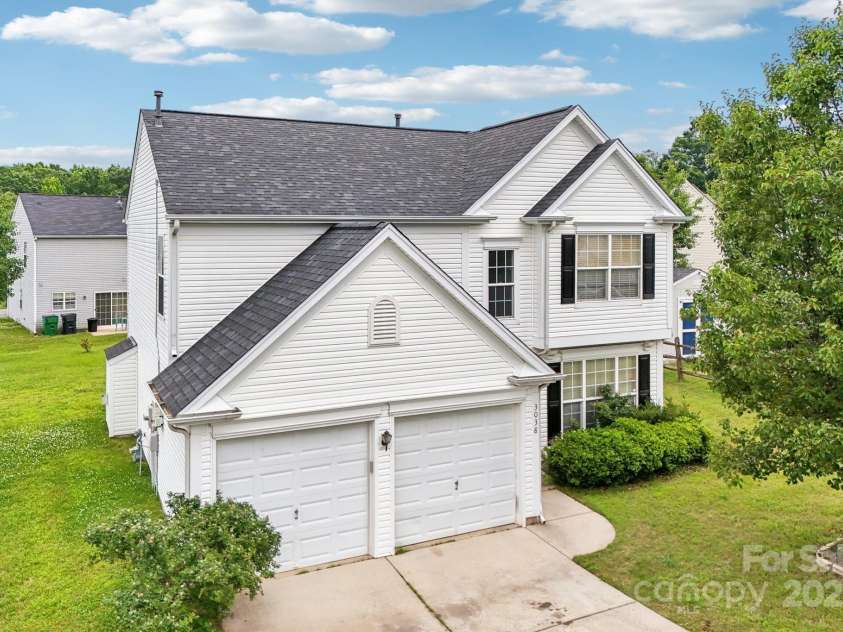 3038 Old Ironside Drive, Charlotte, NC 28213.  MLS# CAR4253394, YatesRealty ID 17408. 