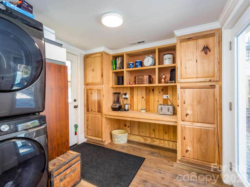 29 White Oak Road, Arden, NC 28704.  MLS# CAR4367646, YatesRealty ID 17409. 