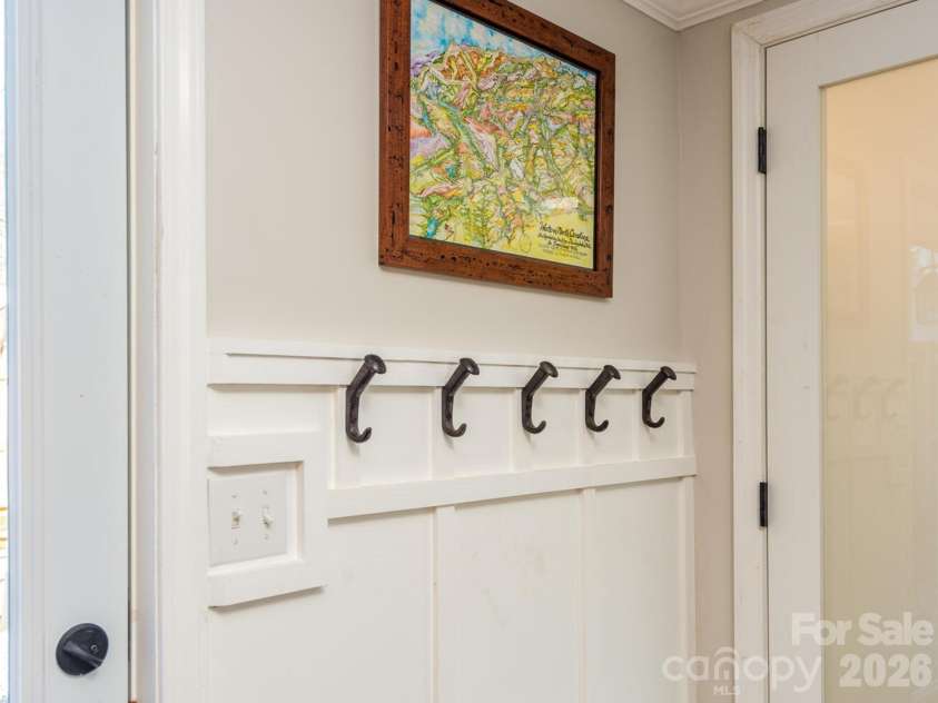 29 White Oak Road, Arden, NC 28704.  MLS# CAR4367646, YatesRealty ID 17409. 