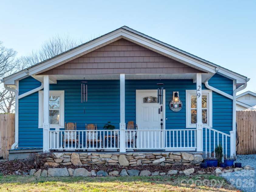 29 White Oak Road, Arden, NC 28704.  MLS# CAR4367646, YatesRealty ID 17409. 