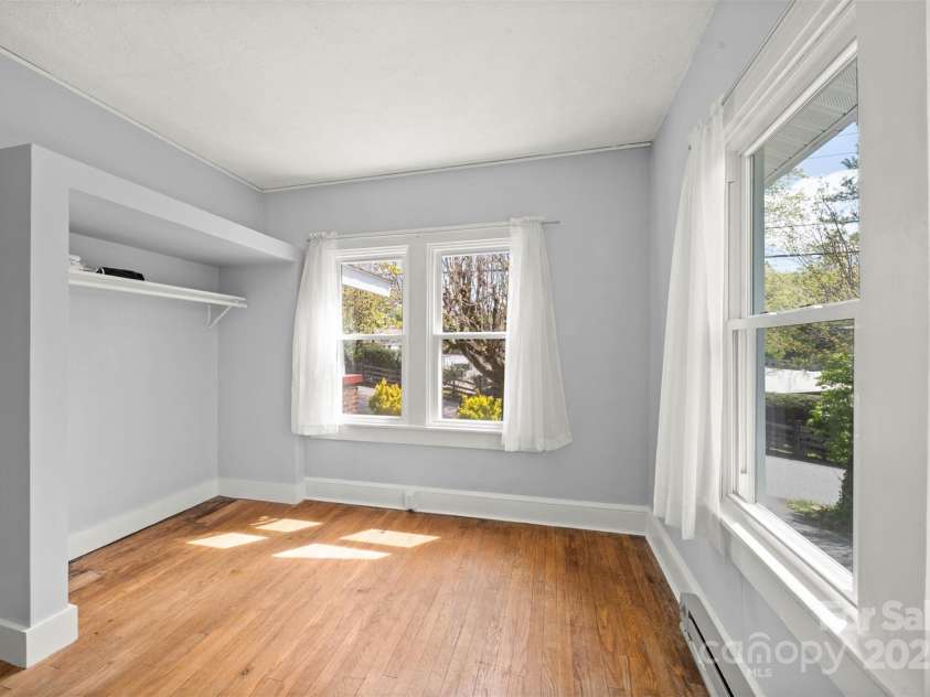 35 Amethyst Street, Spruce Pine, NC 28777.  MLS# CAR4260093, YatesRealty ID 17409. 