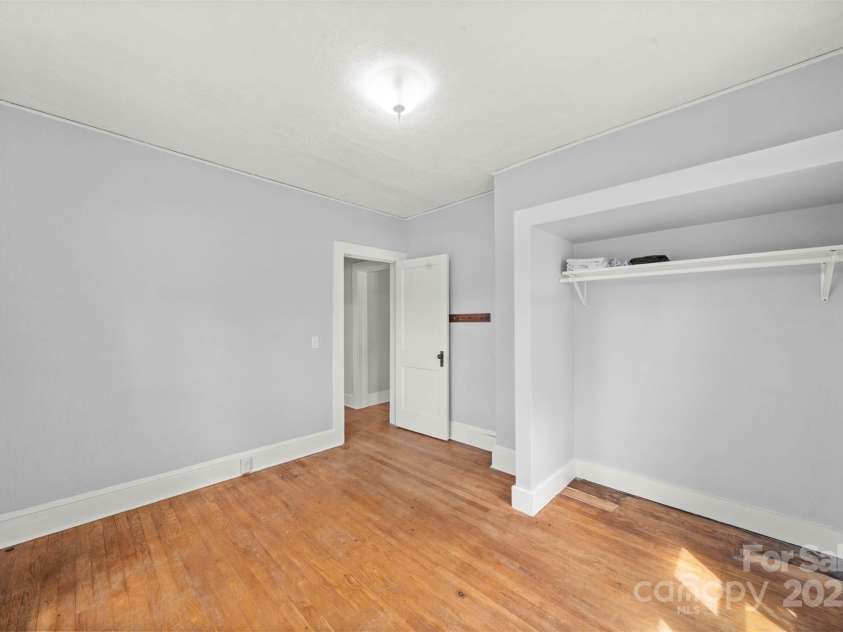 35 Amethyst Street, Spruce Pine, NC 28777.  MLS# CAR4260093, YatesRealty ID 17409. 