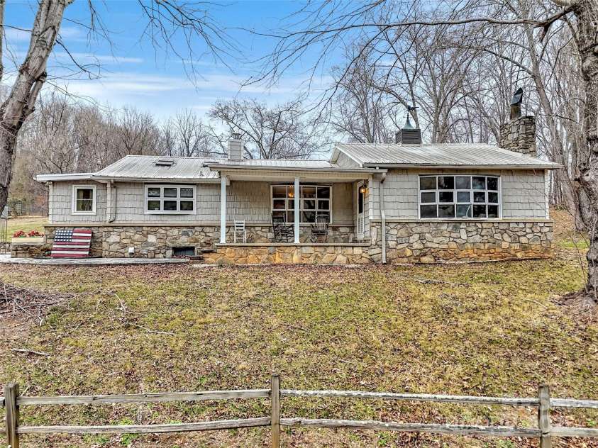 18 & 44 Sierra Point, Waynesville, NC 28786.  MLS# CAR4333158, YatesRealty ID 1741. 