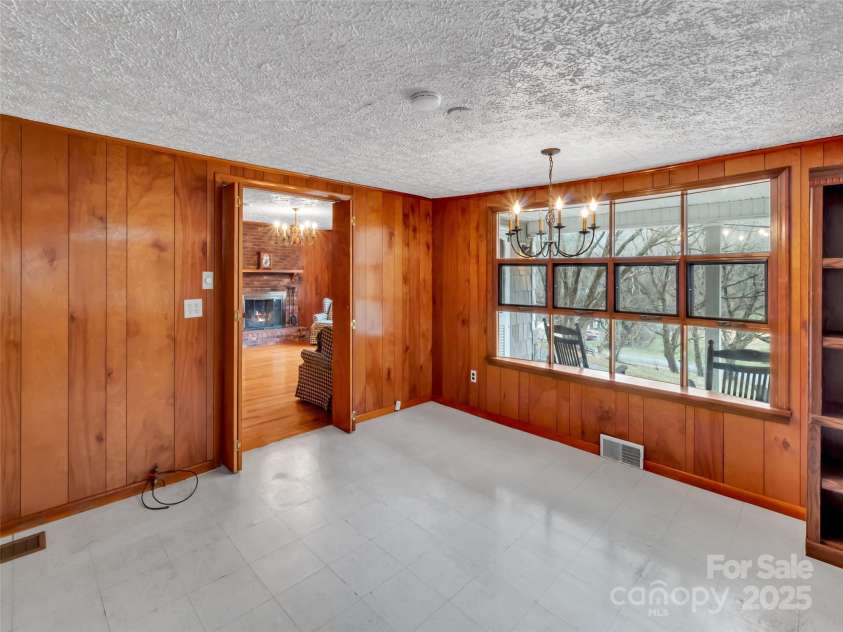 18 & 44 Sierra Point, Waynesville, NC 28786.  MLS# CAR4333158, YatesRealty ID 1741. 