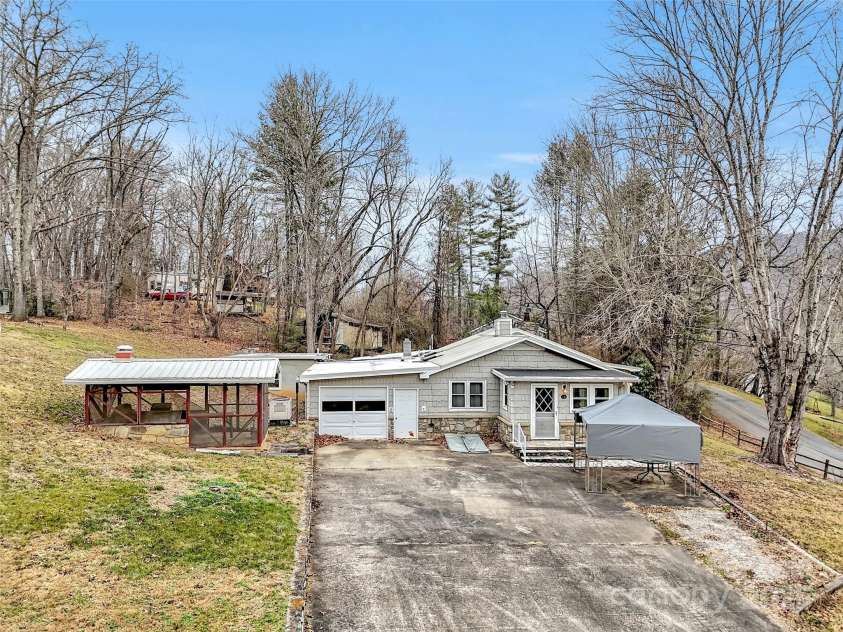 18 & 44 Sierra Point, Waynesville, NC 28786.  MLS# CAR4333158, YatesRealty ID 1741. 