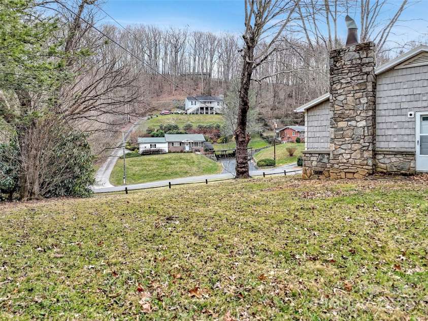 18 & 44 Sierra Point, Waynesville, NC 28786.  MLS# CAR4333158, YatesRealty ID 1741. 