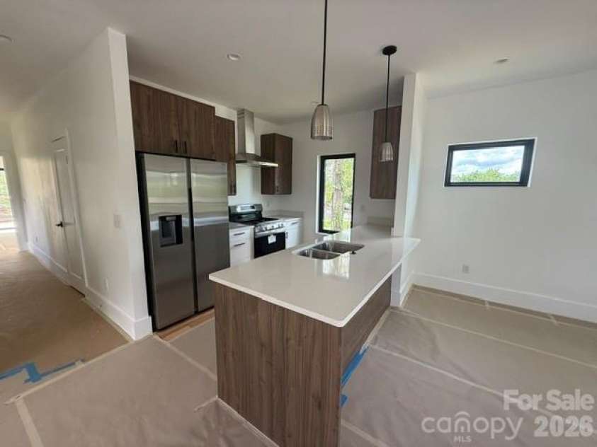 3 Locust Street, Asheville, NC 28804.  MLS# CAR4376669, YatesRealty ID 17410. 