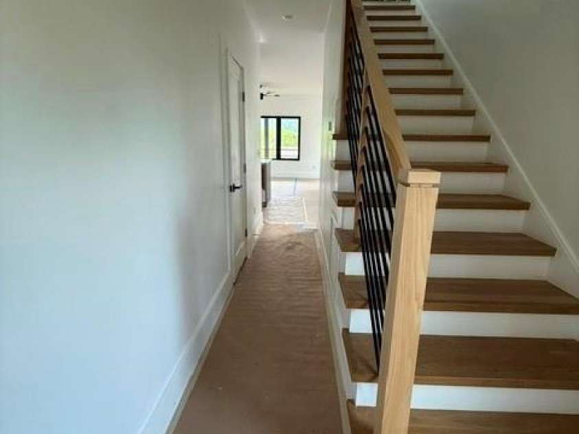 3 Locust Street, Asheville, NC 28804.  MLS# CAR4376669, YatesRealty ID 17410. Beautiful Stairwell