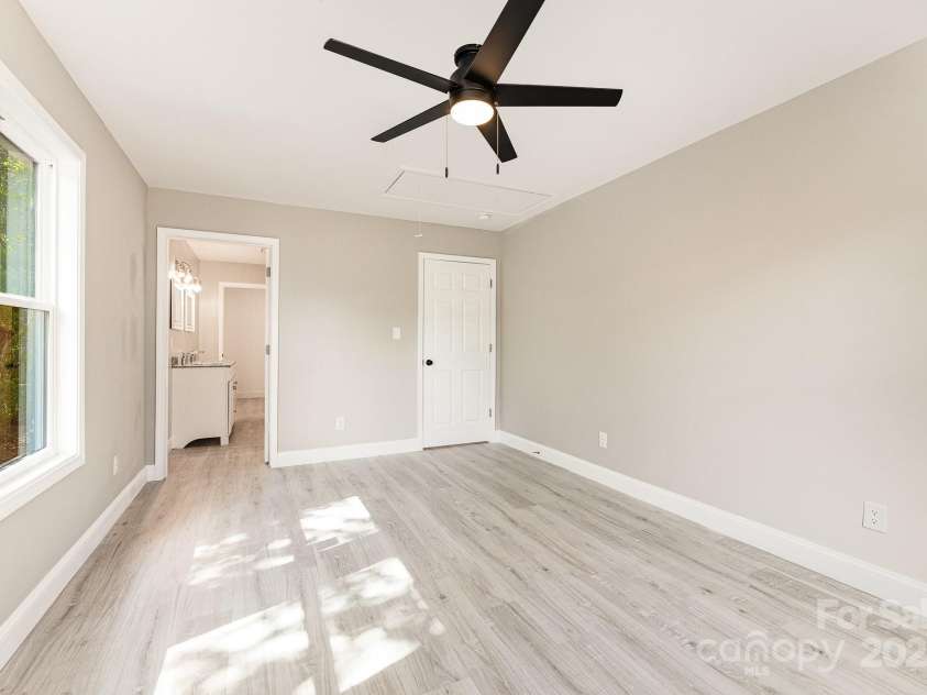 143 Hickory Street, Mocksville, NC 27028.  MLS# CAR4254056, YatesRealty ID 17412. 