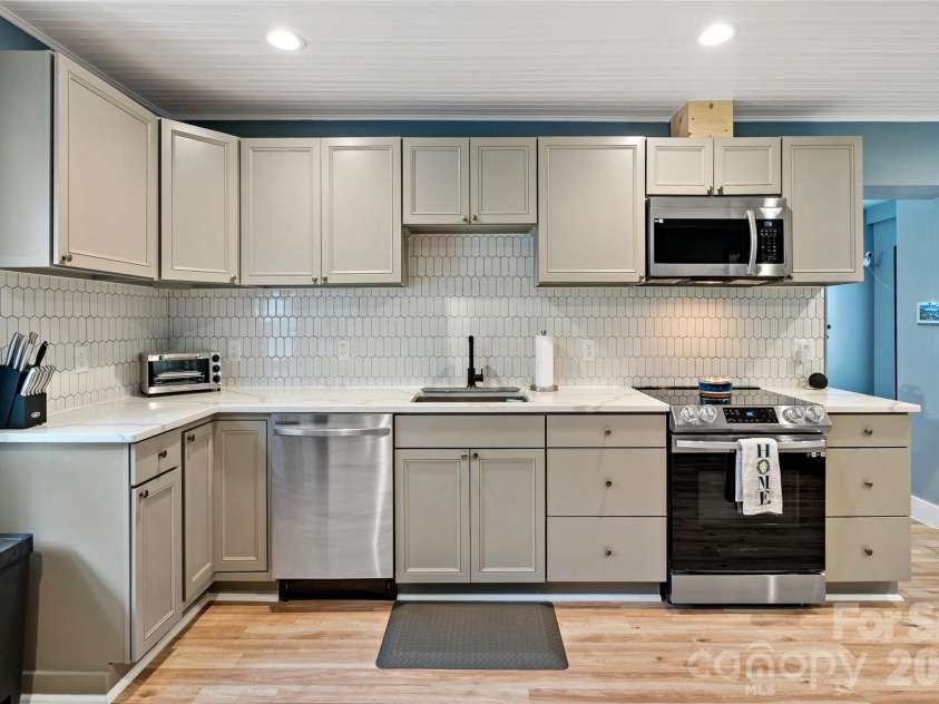 153 Arrowood Corner Road, Mars Hill, NC 28754.  MLS# CAR4376907, YatesRealty ID 17413. 