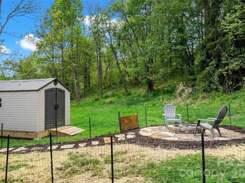 153 Arrowood Corner Road, Mars Hill, NC 28754.  MLS# CAR4376907, YatesRealty ID 17413. 