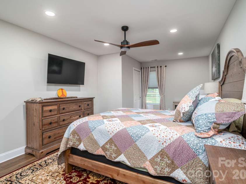 346 Car Farm Road, Lincolnton, NC 28092.  MLS# CAR4365086, YatesRealty ID 17415. 2nd Bedroom