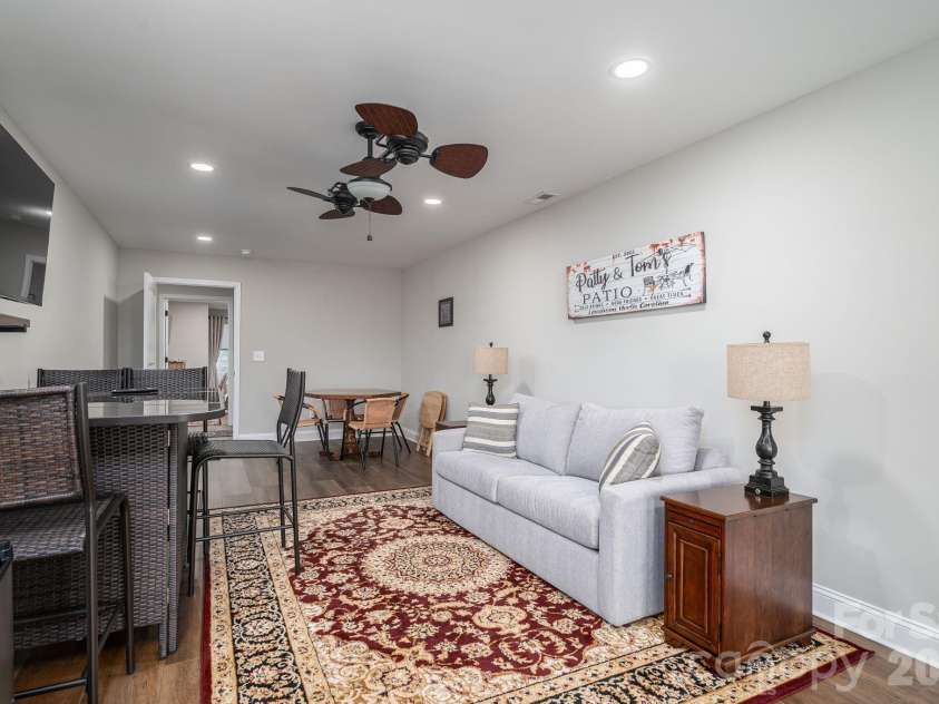 346 Car Farm Road, Lincolnton, NC 28092.  MLS# CAR4365086, YatesRealty ID 17415. Flex Space