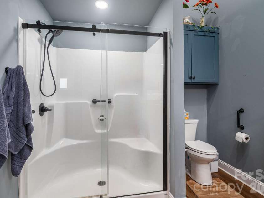 346 Car Farm Road, Lincolnton, NC 28092.  MLS# CAR4365086, YatesRealty ID 17415. Primary Bath