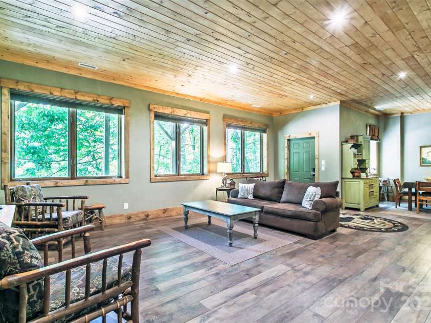58 Great Aspen Way, Black Mountain, NC 28711.  MLS# CAR4256095, YatesRealty ID 17415. A look at the spacious open floor plan of the downstairs apartment. 