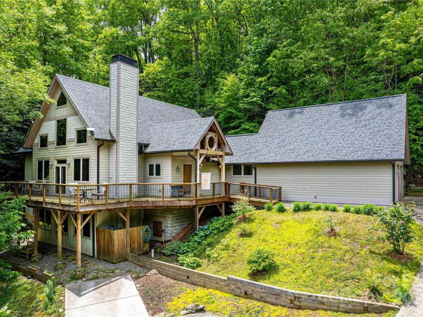 58 Great Aspen Way, Black Mountain, NC 28711.  MLS# CAR4256095, YatesRealty ID 17415. This lovingly cared for A-frame home is perfect for multigenerational living or a 2-way rental for the savvy investor.