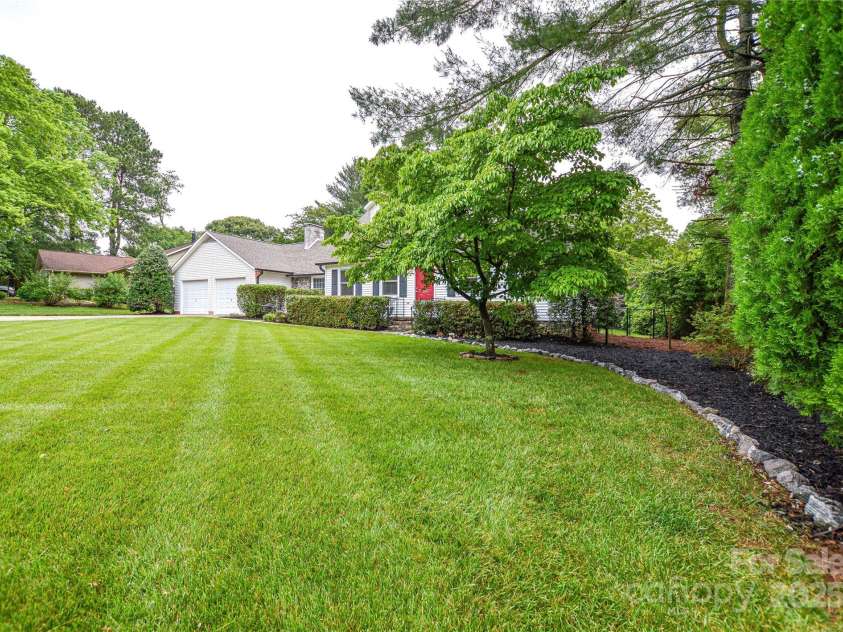 1506 Cameron Drive, Statesville, NC 28625.  MLS# CAR4261391, YatesRealty ID 17416. 