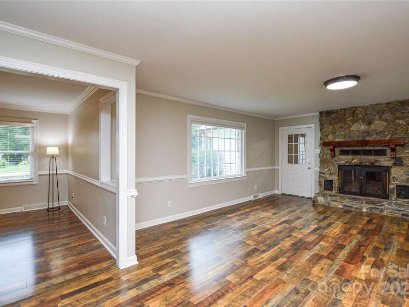 1506 Cameron Drive, Statesville, NC 28625.  MLS# CAR4261391, YatesRealty ID 17416. 