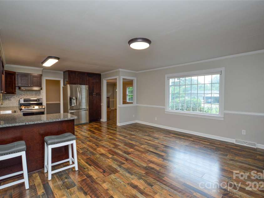 1506 Cameron Drive, Statesville, NC 28625.  MLS# CAR4261391, YatesRealty ID 17416. 