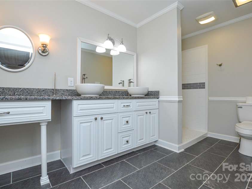 1506 Cameron Drive, Statesville, NC 28625.  MLS# CAR4261391, YatesRealty ID 17416. 