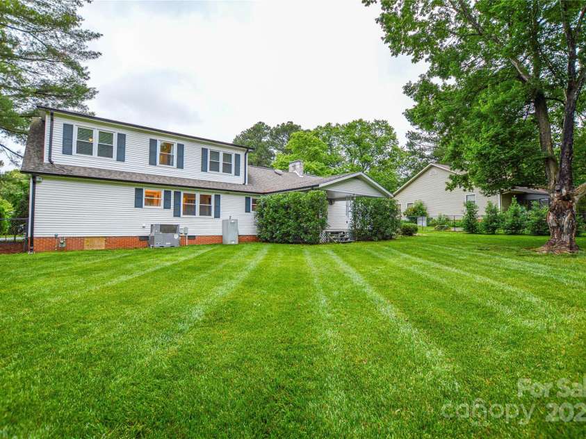 1506 Cameron Drive, Statesville, NC 28625.  MLS# CAR4261391, YatesRealty ID 17416. 