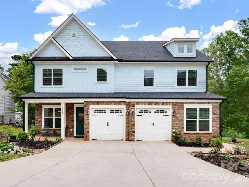 4950 Surfwood Drive, Sherrills Ford, NC 28673.  MLS# CAR4374967, YatesRealty ID 17416. Front side