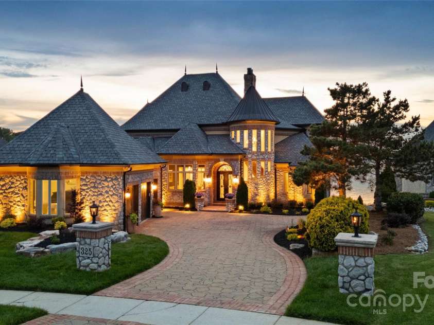 325 Ivy Arbor Circle, Rock Hill, SC 29732.  MLS# CAR4242278, YatesRealty ID 17417. 