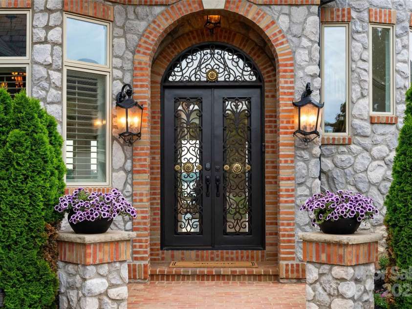 325 Ivy Arbor Circle, Rock Hill, SC 29732.  MLS# CAR4242278, YatesRealty ID 17417. 