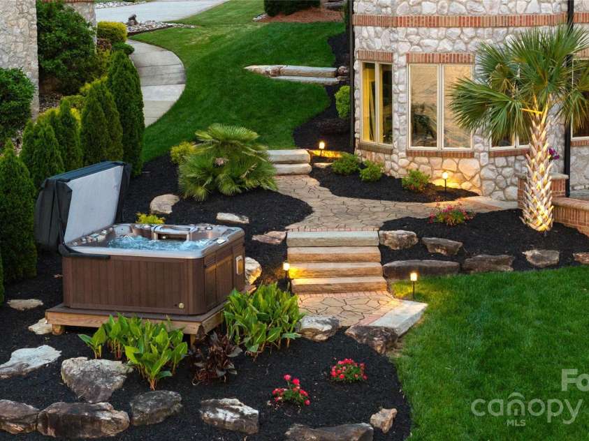 325 Ivy Arbor Circle, Rock Hill, SC 29732.  MLS# CAR4242278, YatesRealty ID 17417. 