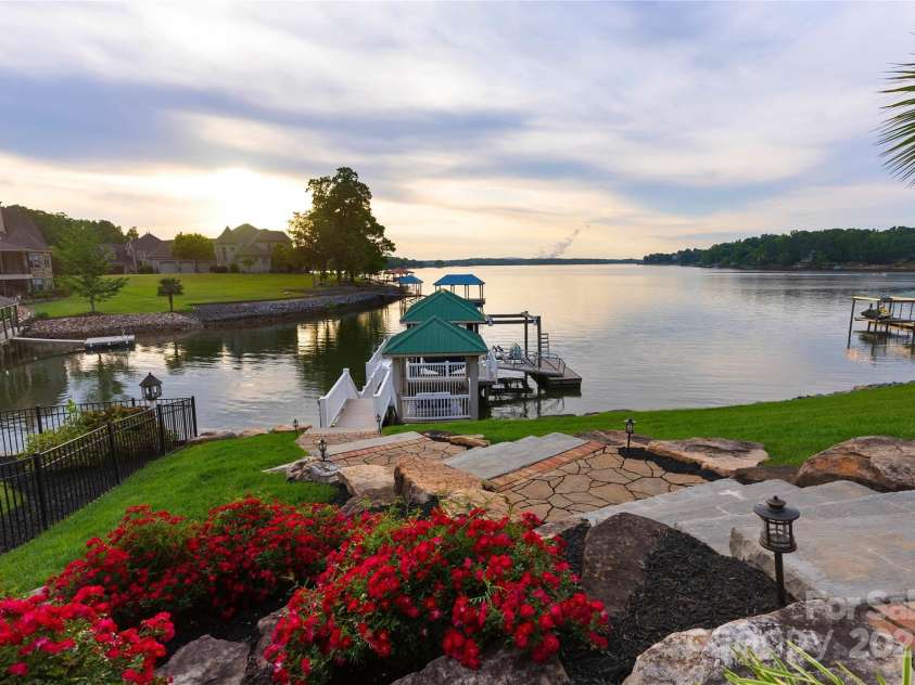 325 Ivy Arbor Circle, Rock Hill, SC 29732.  MLS# CAR4242278, YatesRealty ID 17417. 