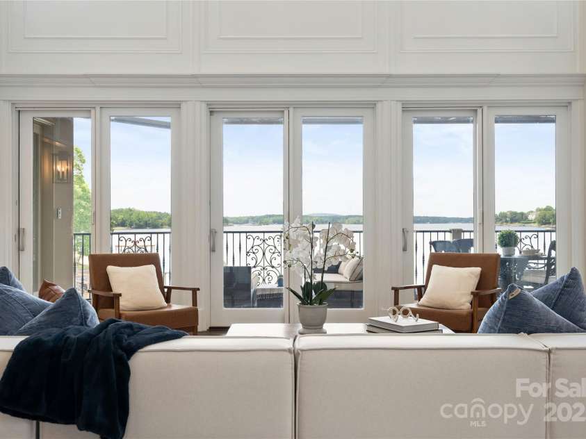 325 Ivy Arbor Circle, Rock Hill, SC 29732.  MLS# CAR4242278, YatesRealty ID 17417. Floor 1- Living Room with sliding doors out to patio with the best sunsets!