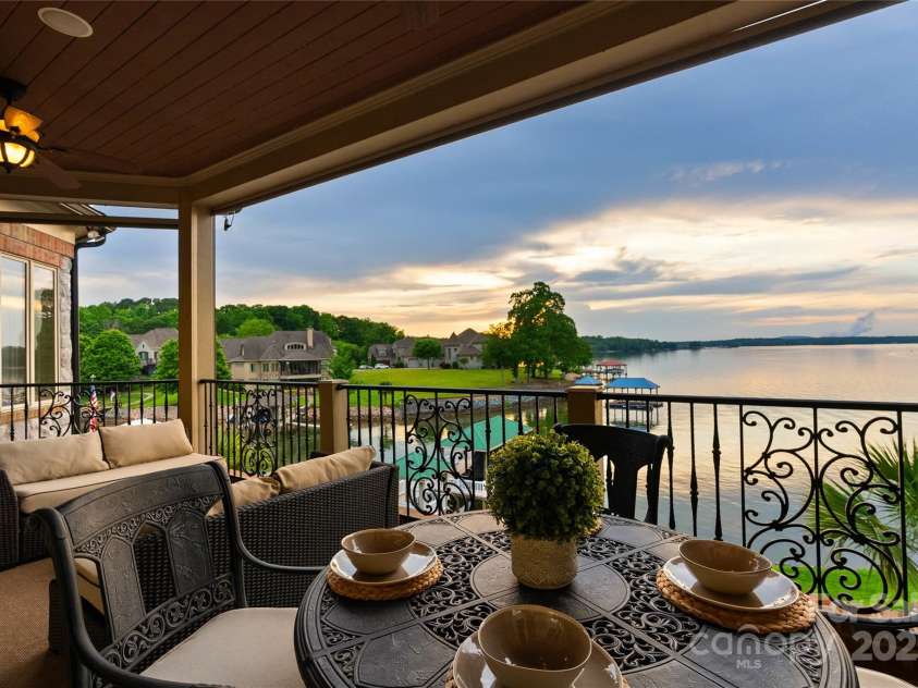 325 Ivy Arbor Circle, Rock Hill, SC 29732.  MLS# CAR4242278, YatesRealty ID 17417. Floor 1-Porch off of living room with retractable screens